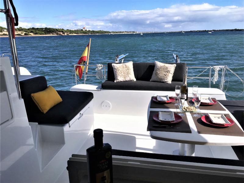 Book yachts online - catamaran - Lagoon 40 - Cat 40 - rent