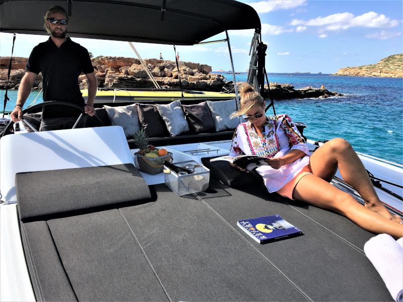 Book yachts online - catamaran - Lagoon 450 - GENIA - rent