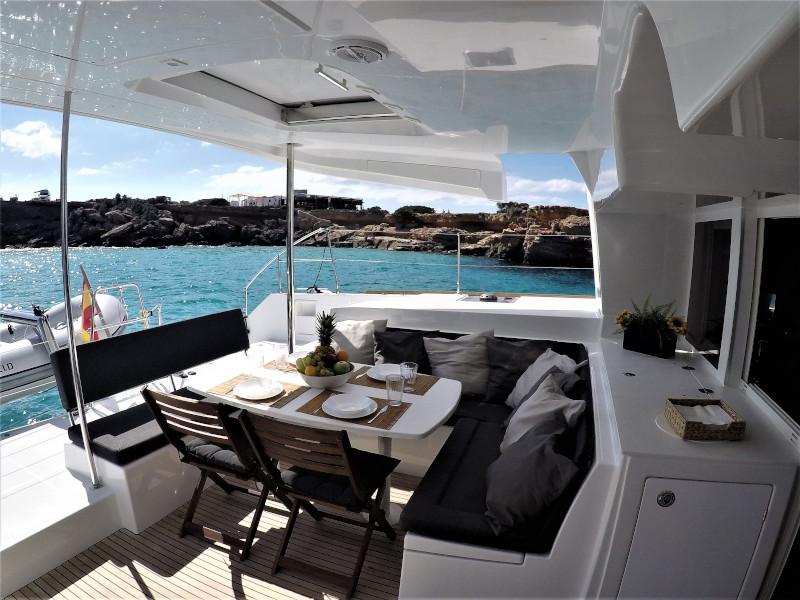Book yachts online - catamaran - Lagoon 450 - GENIA - rent