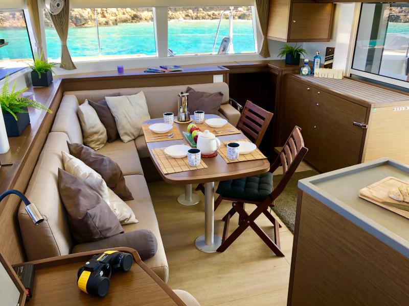 Book yachts online - catamaran - Lagoon 450 - GENIA - rent