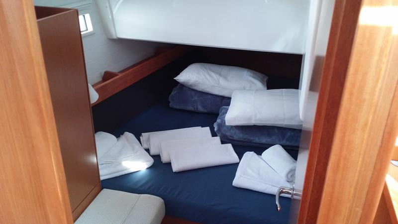 Book yachts online - sailboat - Bavaria Cruiser 41 - Orfeas - rent