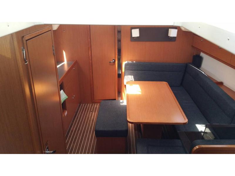 Book yachts online - sailboat - Bavaria Cruiser 41 - Blue Pearl - rent