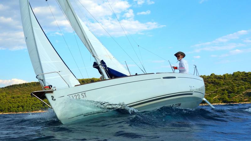 Book yachts online - sailboat - Beneteau First 21.7 - Perla - rent