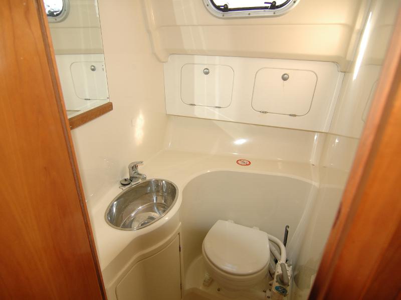 Book yachts online - motorboat - Adria 1002 - Fjaka - rent