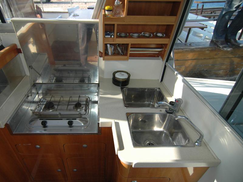 Book yachts online - motorboat - Adria 1002 - Fjaka - rent