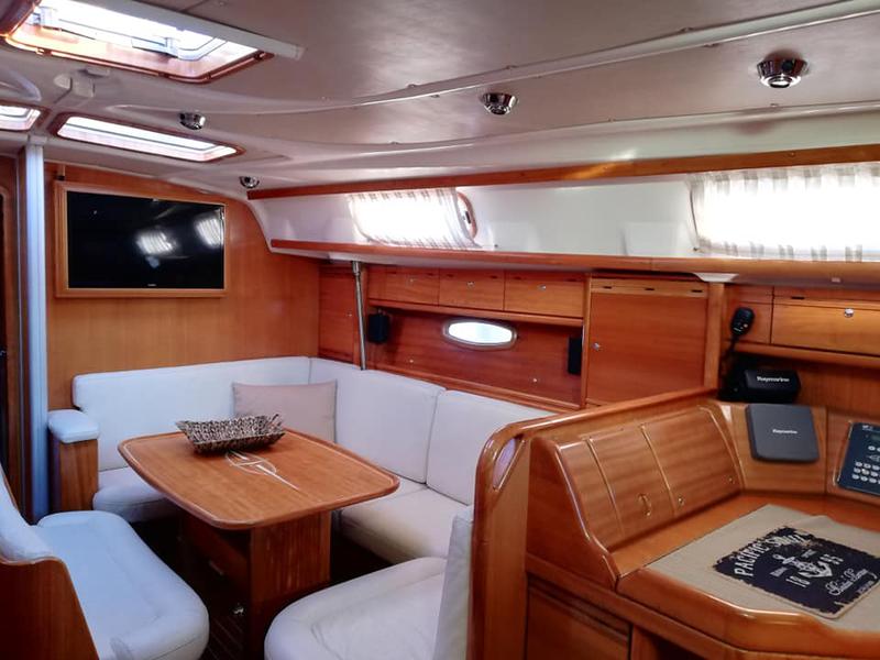 Book yachts online - sailboat - Bavaria 42 Cruiser - EVRENIA - TOTAL REFIT 2019 - rent