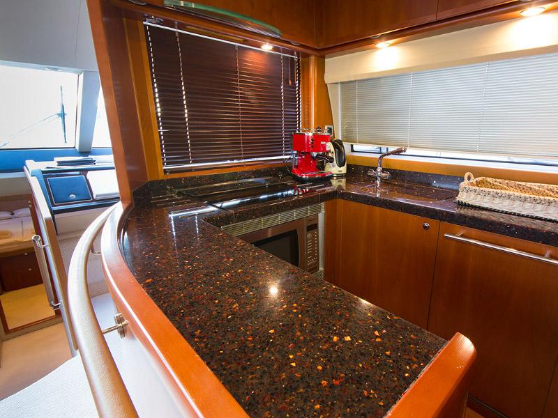 Book yachts online - motorboat - Princess 62 - Pamango - rent