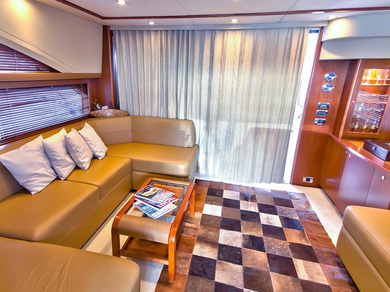 Book yachts online - motorboat - Princess 62 - Pamango - rent
