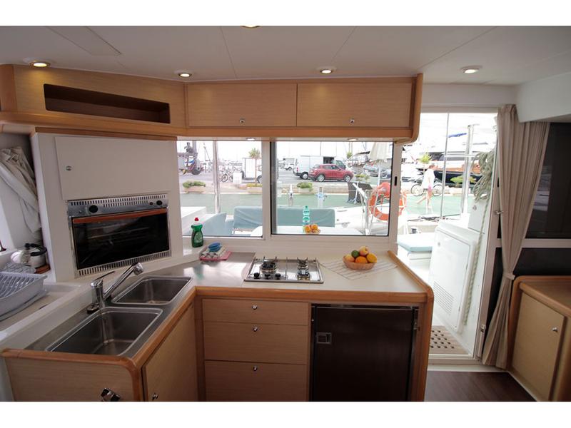 Book yachts online - catamaran - Lagoon 400 - Delfis - rent