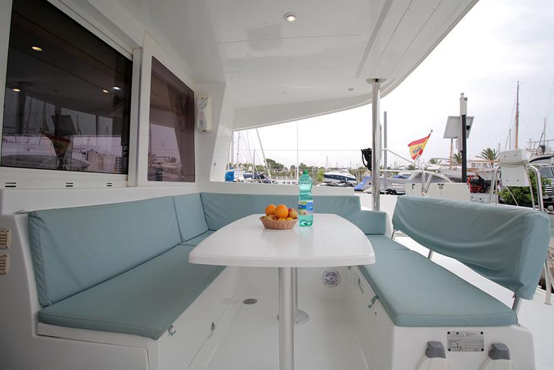 Book yachts online - catamaran - Lagoon 400 - Delfis - rent
