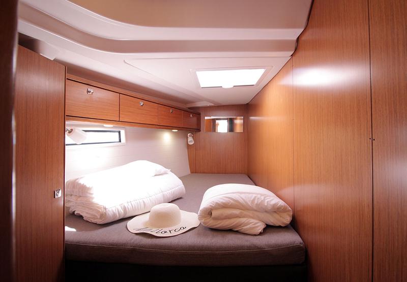 Book yachts online - sailboat - Bavaria Cruiser 51 - Firewall - rent