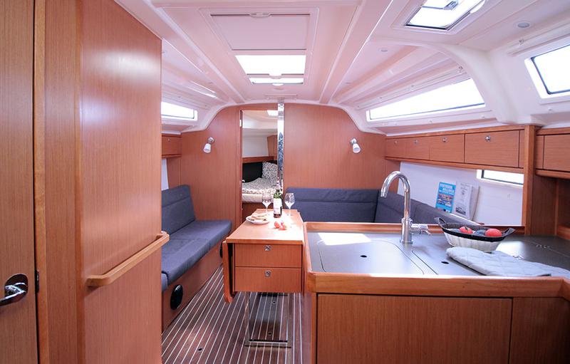 Book yachts online - sailboat - Bavaria Cruiser 37 6 - Chilly Lilly - rent