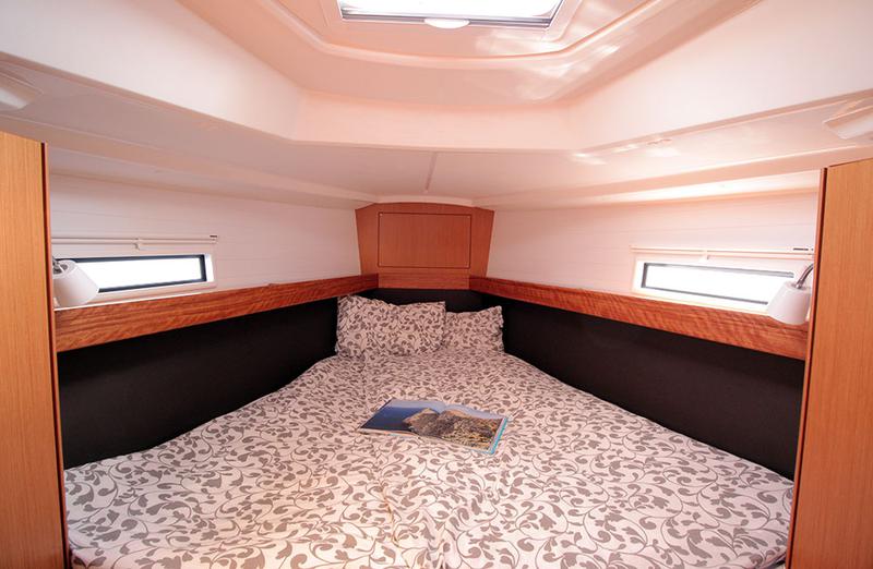 Book yachts online - sailboat - Bavaria Cruiser 37 6 - Chilly Lilly - rent