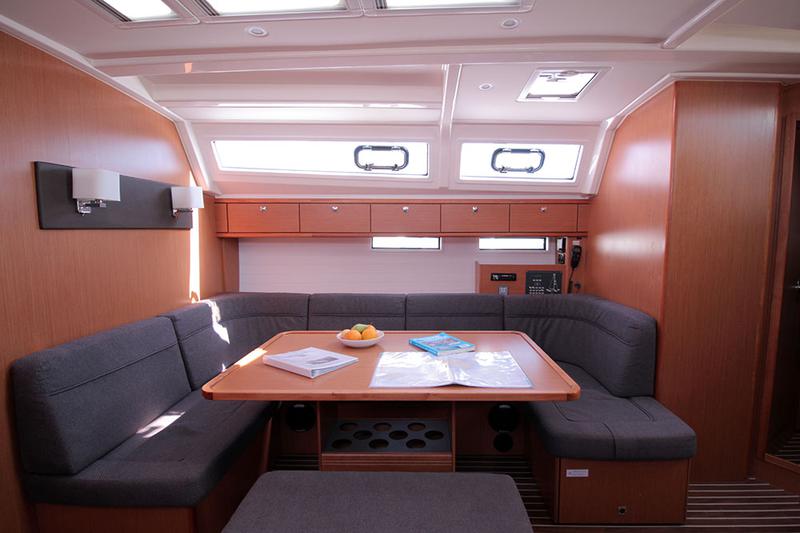 Book yachts online - sailboat - Bavaria Cruiser 46 C - Casino Royale - rent