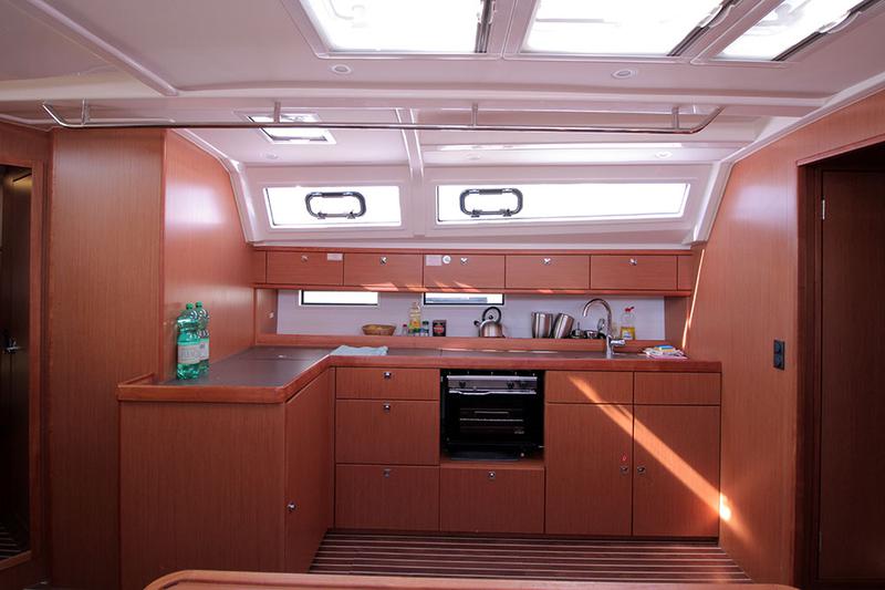 Book yachts online - sailboat - Bavaria Cruiser 46 C - Casino Royale - rent