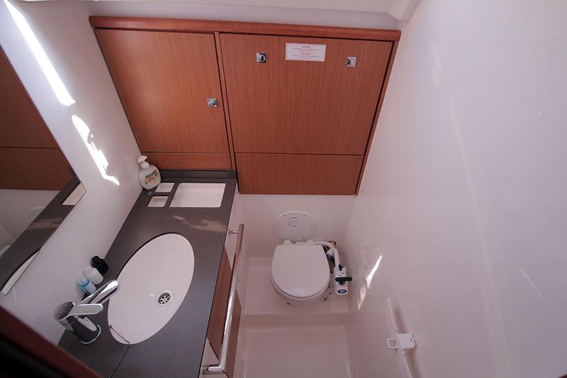 Book yachts online - sailboat - Bavaria Cruiser 46 C - Casino Royale - rent