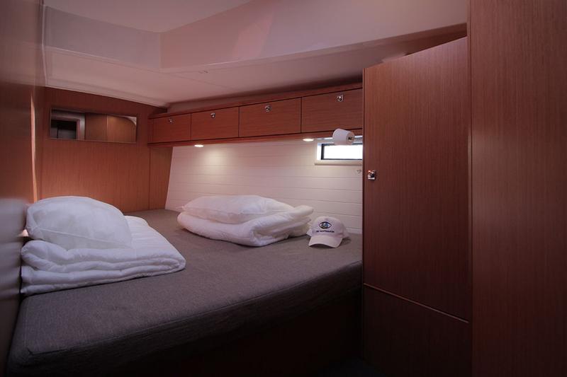 Book yachts online - sailboat - Bavaria Cruiser 46 C - Casino Royale - rent