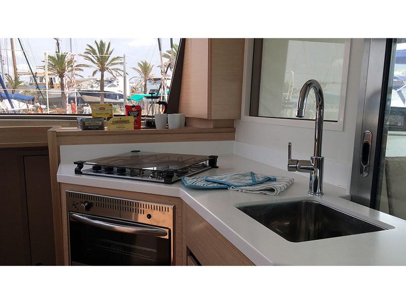 Book yachts online - catamaran - Nautitech Open 40 - HYGGE - rent