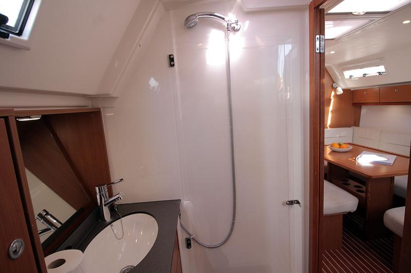 Book yachts online - sailboat - Bavaria Cruiser 40 - Tesoro - rent