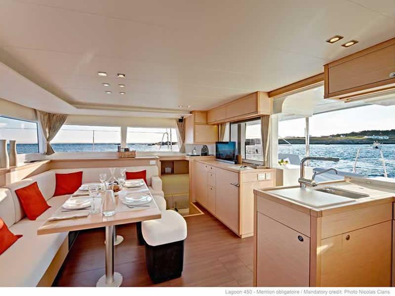 Book yachts online - catamaran - Lagoon 450 F - Philea - rent