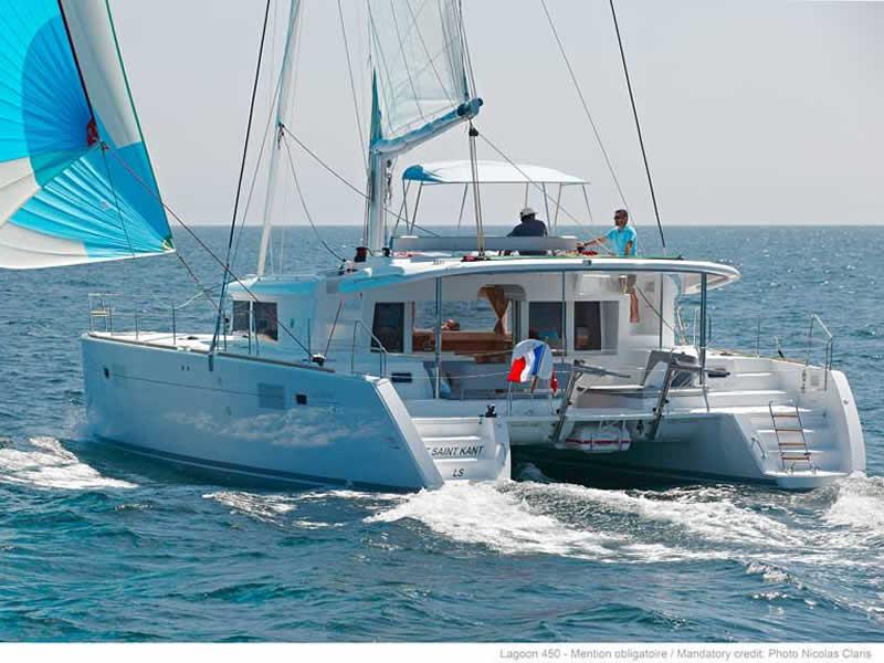 Book yachts online - catamaran - Lagoon 450 F - Philea - rent
