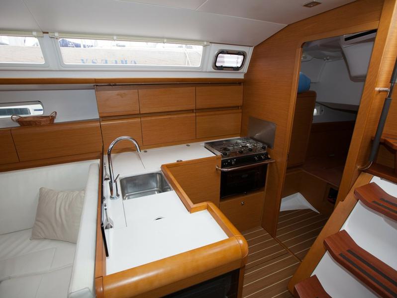 Book yachts online - sailboat - Sun Odyssey 439 - Gael - rent
