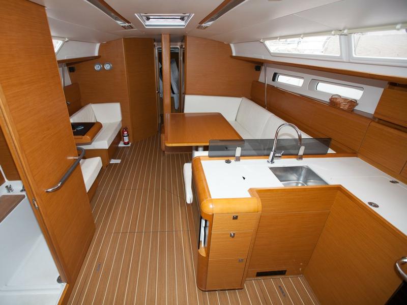 Book yachts online - sailboat - Sun Odyssey 439 - Gael - rent