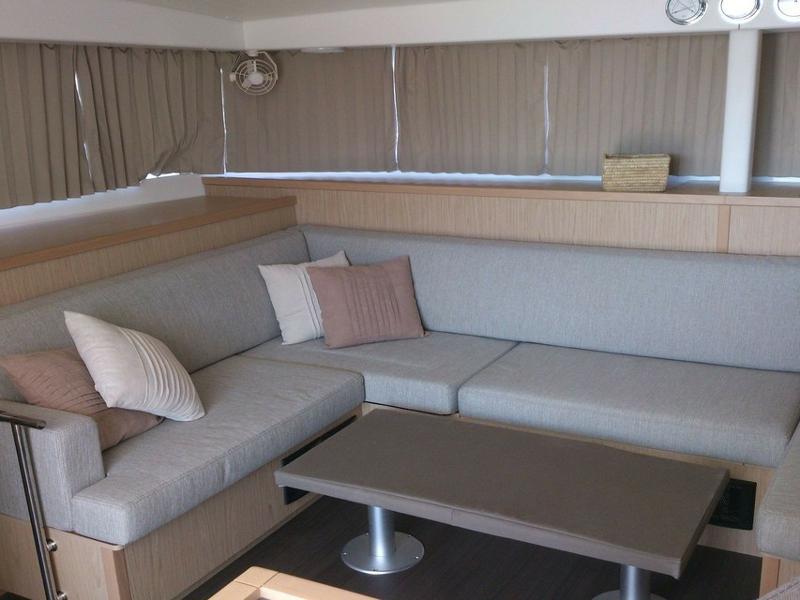 Book yachts online - catamaran - Lagoon 400 S2 - Luna Lu - rent