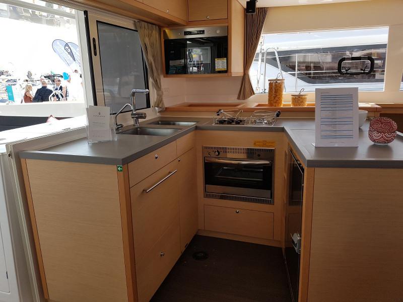 Book yachts online - catamaran - Lagoon 450 Sport - Vamos Dos - rent