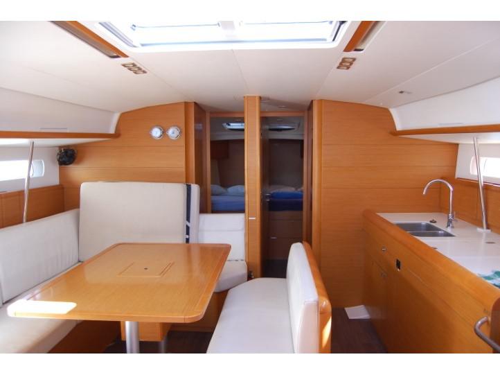 Book yachts online - sailboat - Sun Odyssey 519 - Alboran Champagne (Majorca) - rent