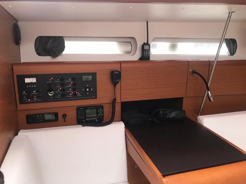 Book yachts online - sailboat - Sun Odyssey 419 - Alboran Limoncello (Majorca) - rent