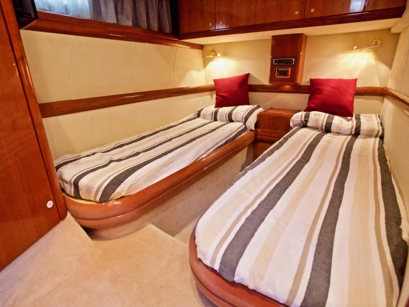 Book yachts online - motorboat - Cranchi Mediterranee 50 HT - Magia - rent