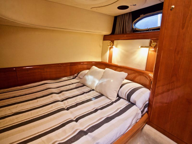 Book yachts online - motorboat - Cranchi Mediterranee 50 HT - Magia - rent