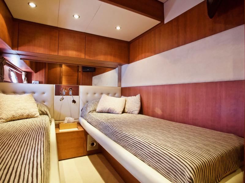 Book yachts online - motorboat - Aicon 75 - Lutetia - rent
