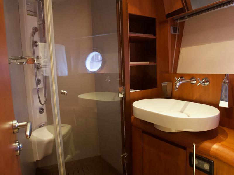 Book yachts online - motorboat - Aicon 75 - Lutetia - rent