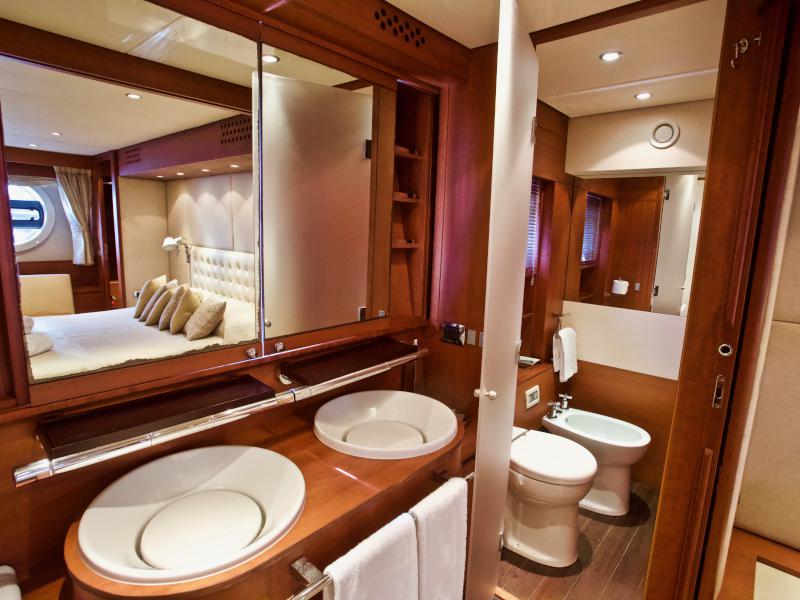 Book yachts online - motorboat - Aicon 75 - Lutetia - rent