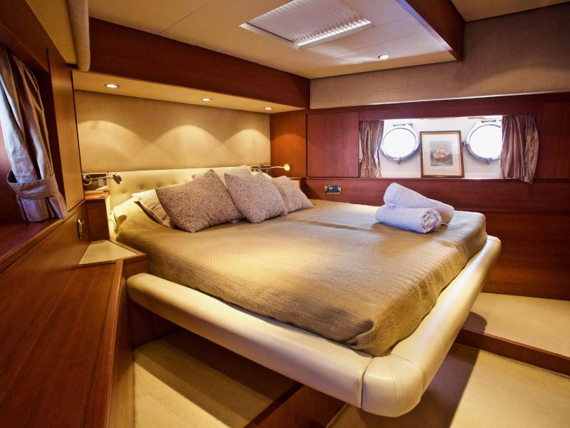 Book yachts online - motorboat - Aicon 75 - Lutetia - rent