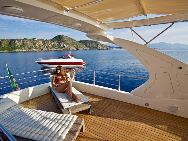 Book yachts online - motorboat - Aicon 64 Fly - Marilyn - rent