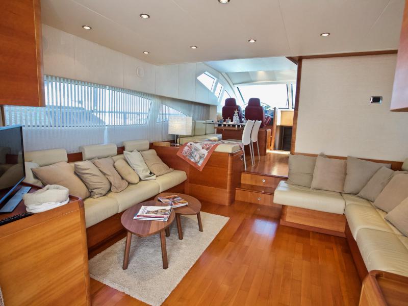 Book yachts online - motorboat - Aicon 64 Fly - Marilyn - rent