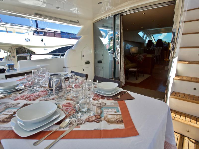 Book yachts online - motorboat - Aicon 64 Fly - Marilyn - rent