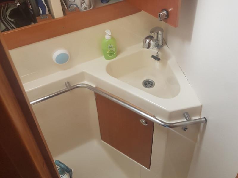 Book yachts online - sailboat - Elan 434 - Rebekka - rent