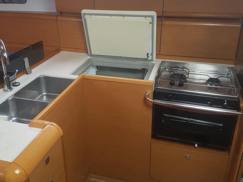 Book yachts online - sailboat - Sun Odyssey 439 - Victoria of Sweden - rent