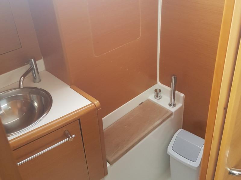 Book yachts online - sailboat - Sun Odyssey 439 - Victoria of Sweden - rent