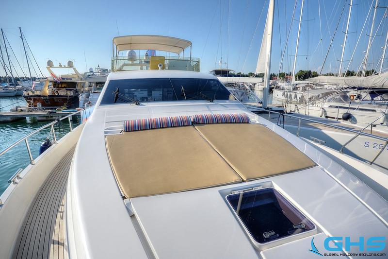 Book yachts online - motorboat - Ferretti 680 - Estella GENERALLY REFIT 2013 - rent