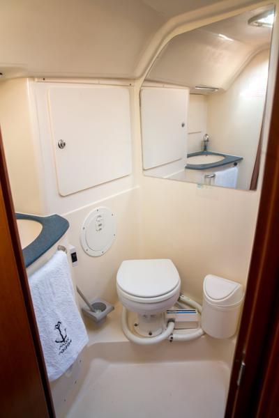 Book yachts online - sailboat - Bavaria 36 - KONSTANTINOS  - rent