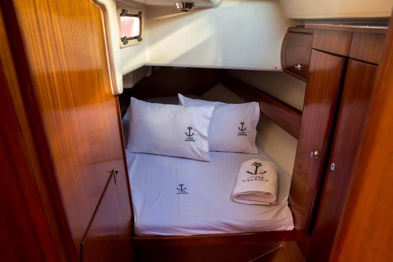 Book yachts online - sailboat - Bavaria 36 - KONSTANTINOS  - rent