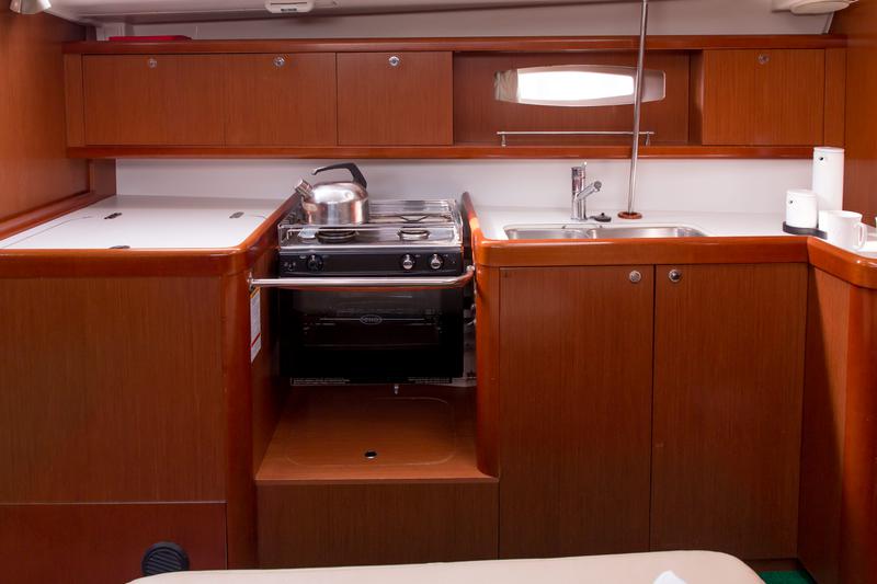 Book yachts online - sailboat - Oceanis 43 - TIAMO  - rent