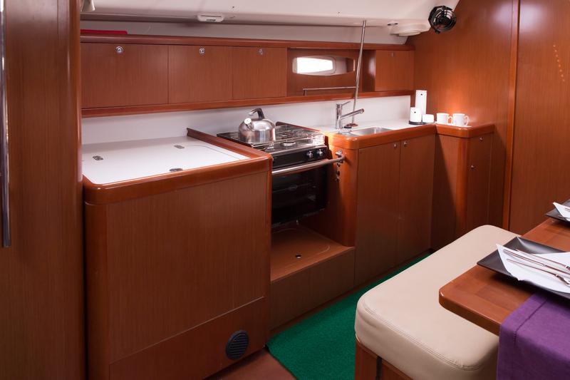 Book yachts online - sailboat - Oceanis 43 - TIAMO  - rent