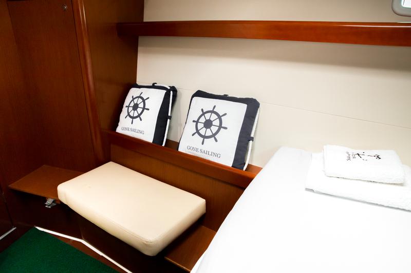 Book yachts online - sailboat - Oceanis 43 - TIAMO  - rent