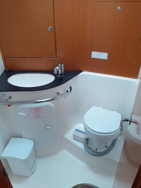 Book yachts online - sailboat - Bavaria 43 Cruiser - Beta  - rent